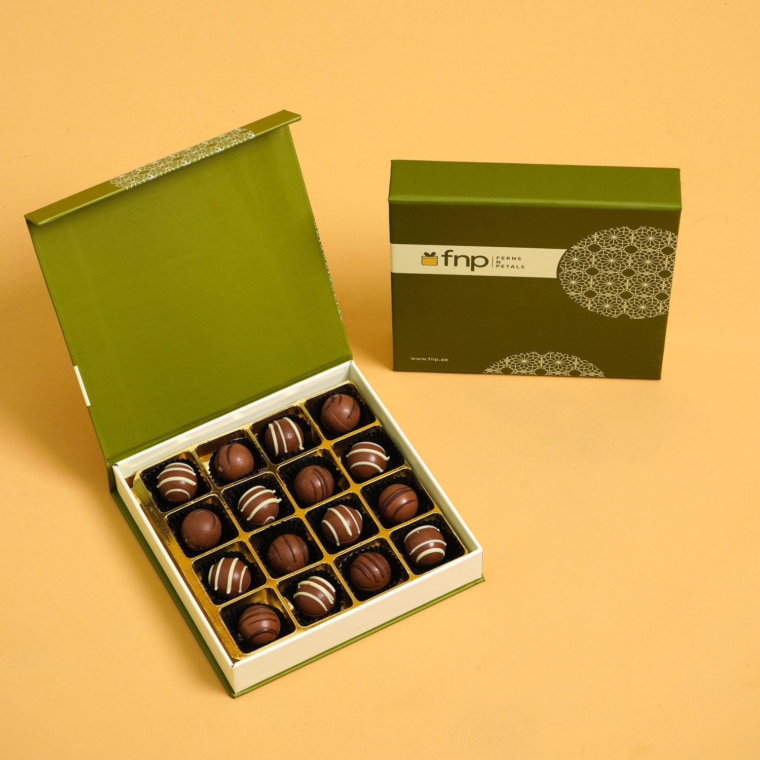 أون لاين Box Of Gourmet Chocolate توصيل هدايا في Oman FNP